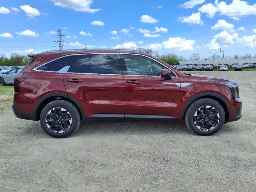 2025 Kia Sorento S photo 2