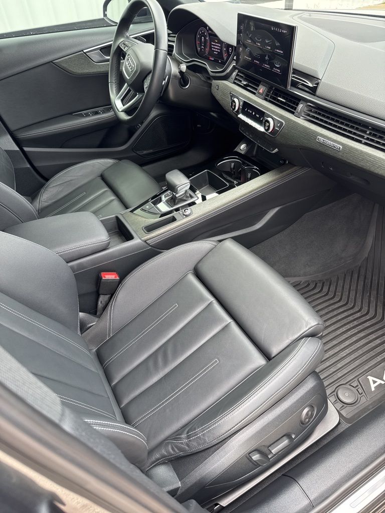 2023 Audi A4 45 S line Premium Plus Quattro photo 11