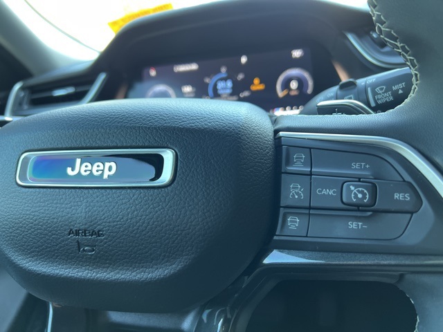 2023 Jeep Grand Cherokee Laredo photo 20