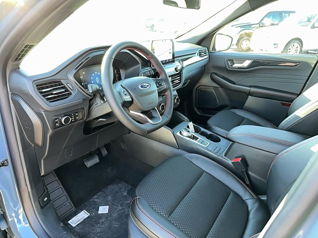 2025 Ford Escape Hybrid ST-Line photo 13