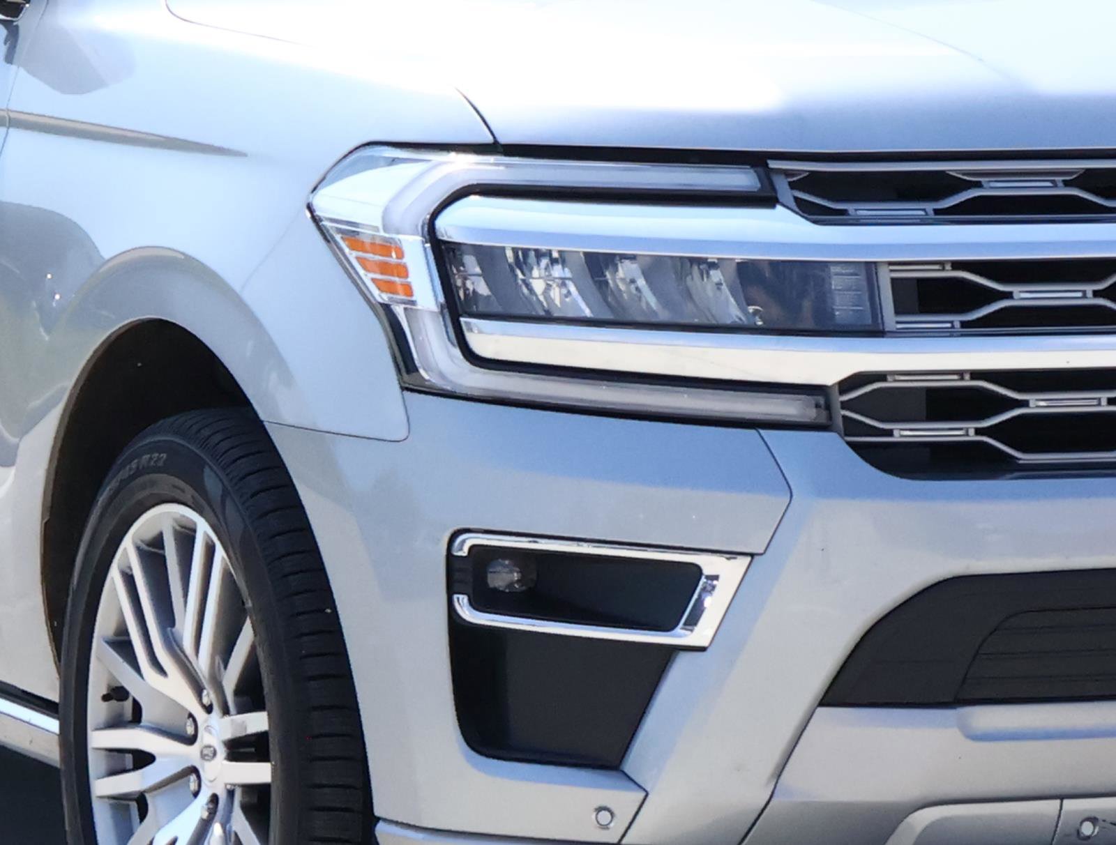 2023 Ford Expedition MAX Platinum photo 7