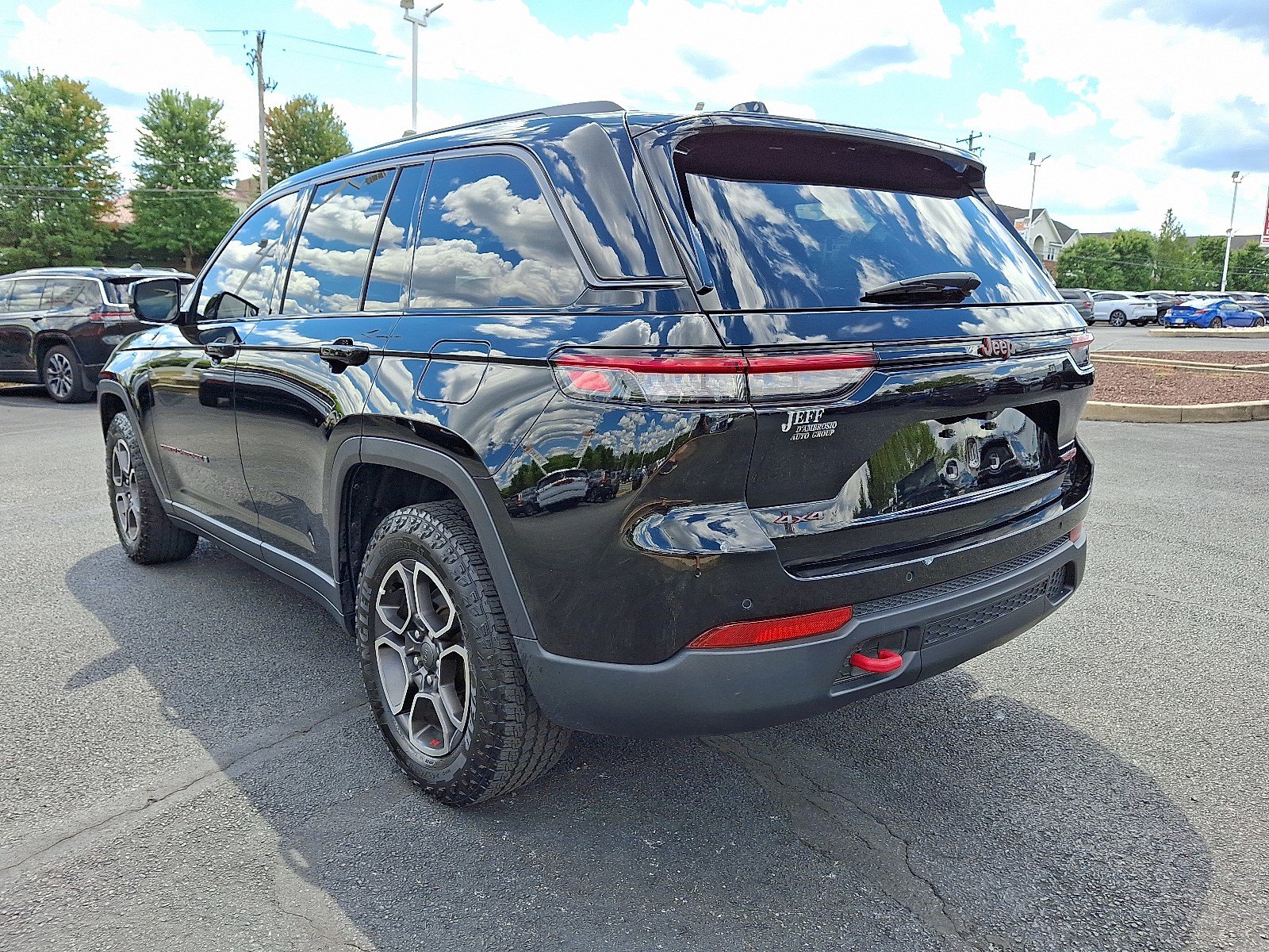 2022 Jeep Grand Cherokee Trailhawk photo 3