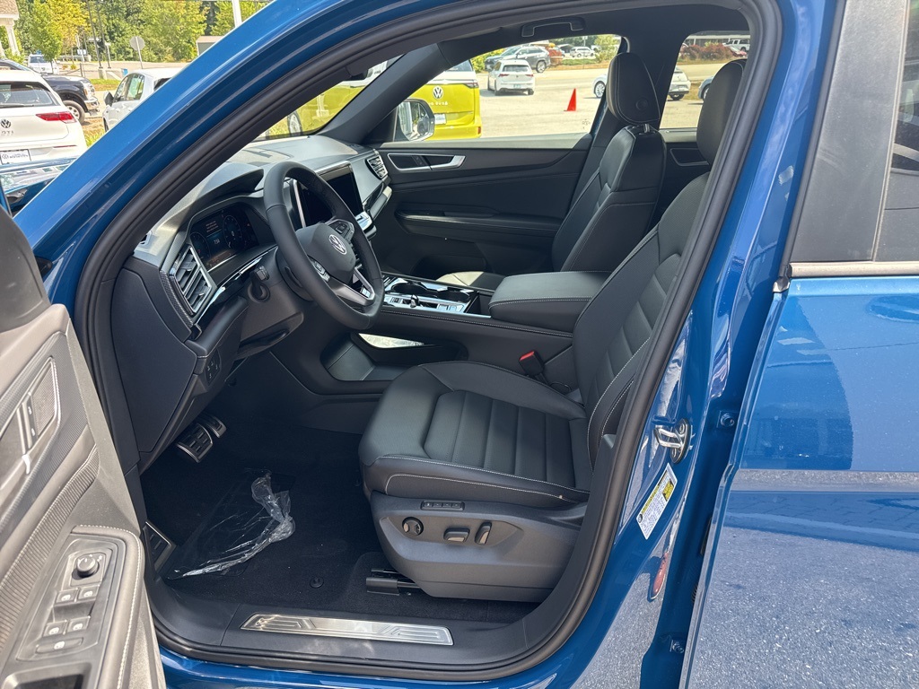 2026 Volkswagen Atlas Cross Sport SEL R-Line photo 19