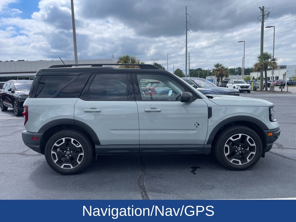 2021 Ford Bronco Sport Outer Banks photo 2