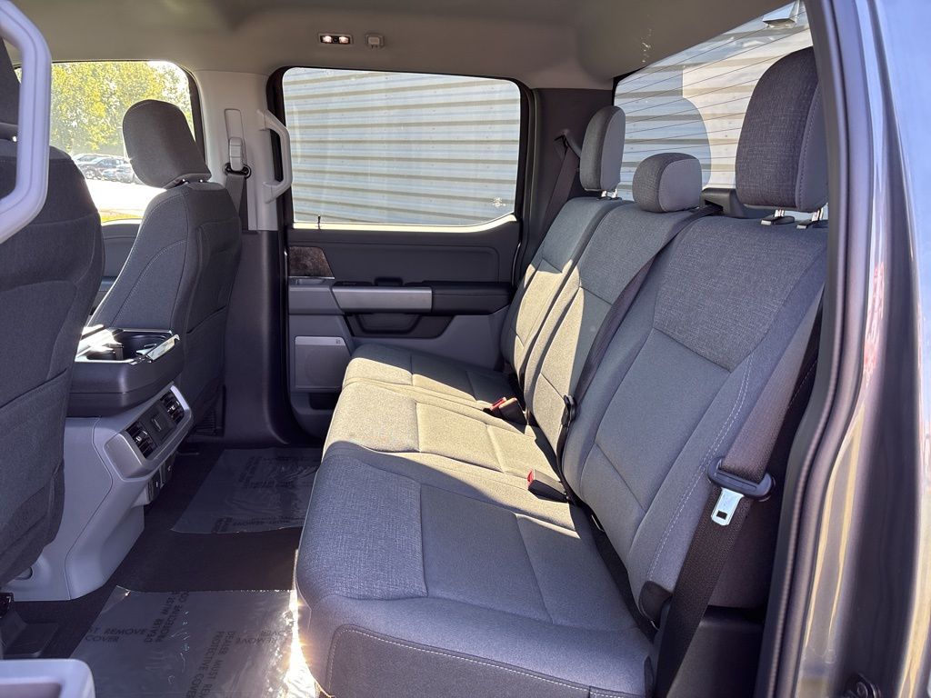 2024 Ford F-150 Lightning photo 25
