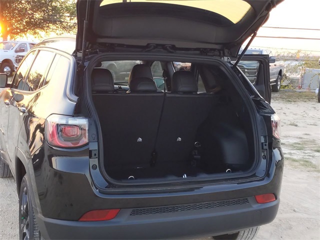 2026 Jeep Compass Latitude Altitude photo 24