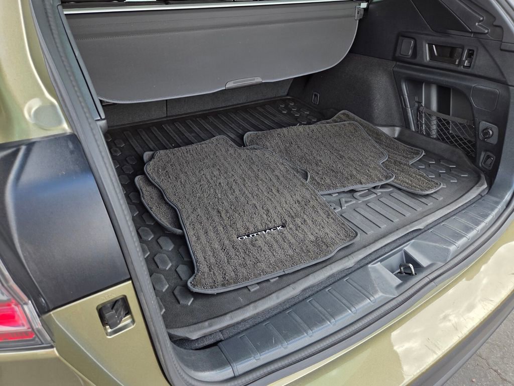 2022 Subaru Outback Premium photo 12
