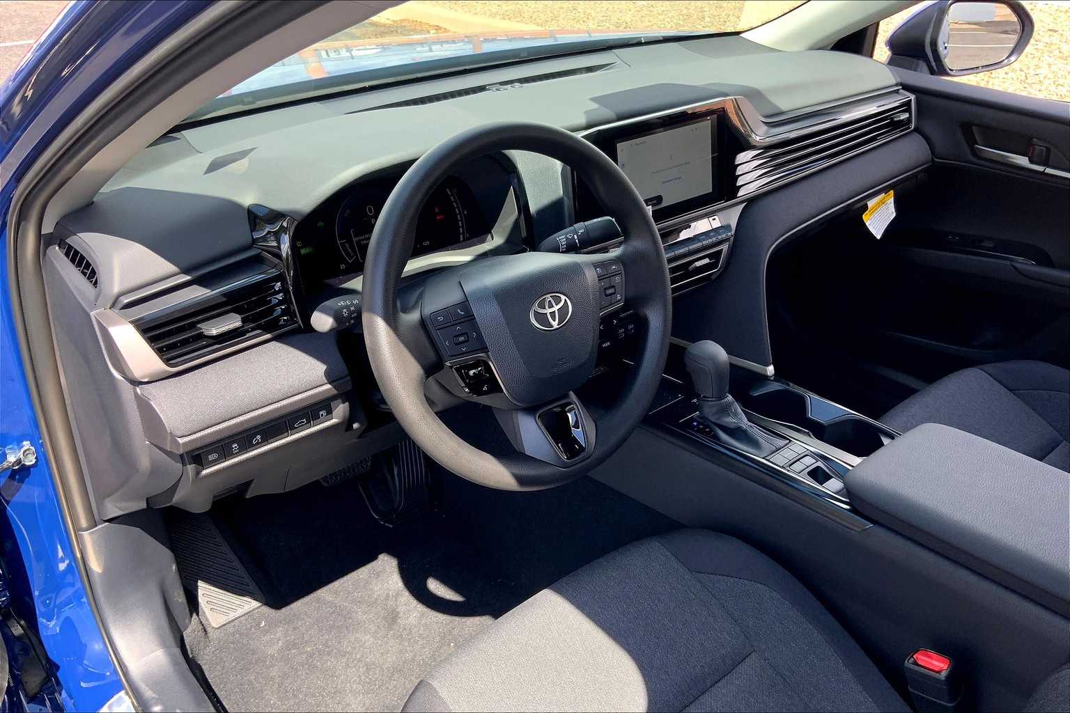 2025 Toyota Camry LE photo 15