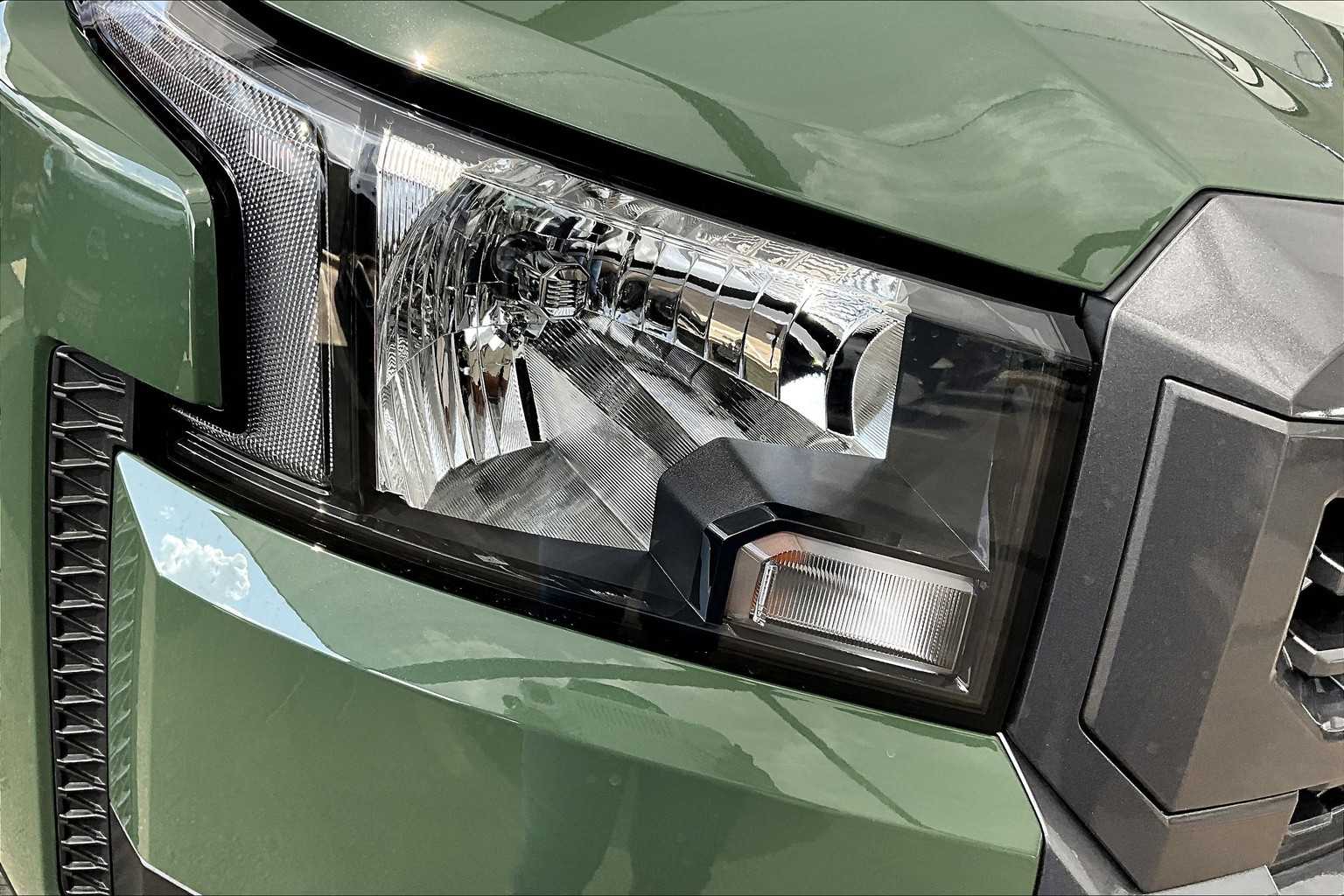 2025 Nissan Frontier SV photo 17