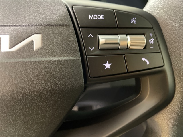 2025 Kia K4 LXS photo 22