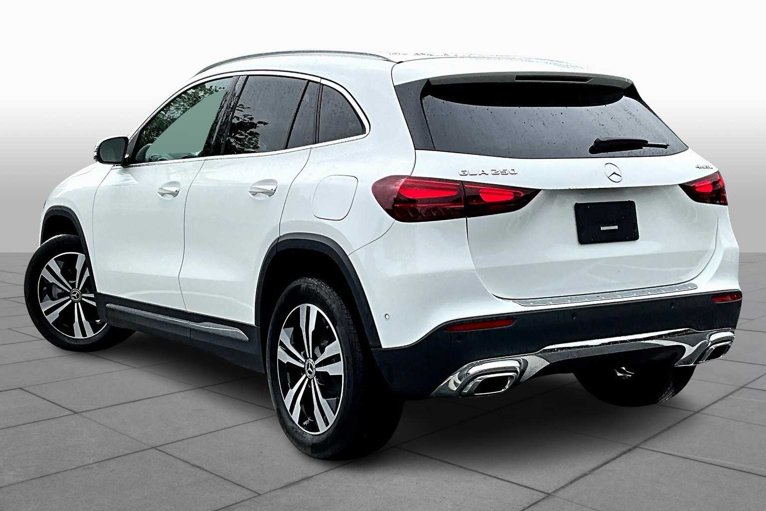 2024 Mercedes Benz GLA 250 4MATIC photo 9