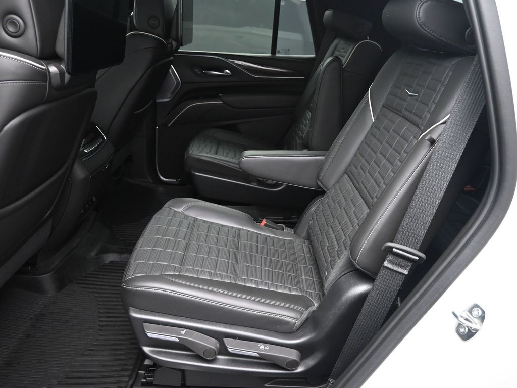 2022 Cadillac Escalade Sport Platinum photo 7