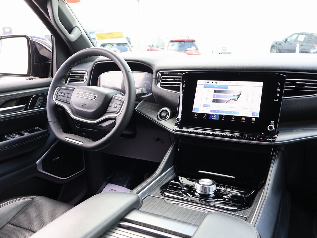 2023 Jeep Wagoneer Series III photo 14