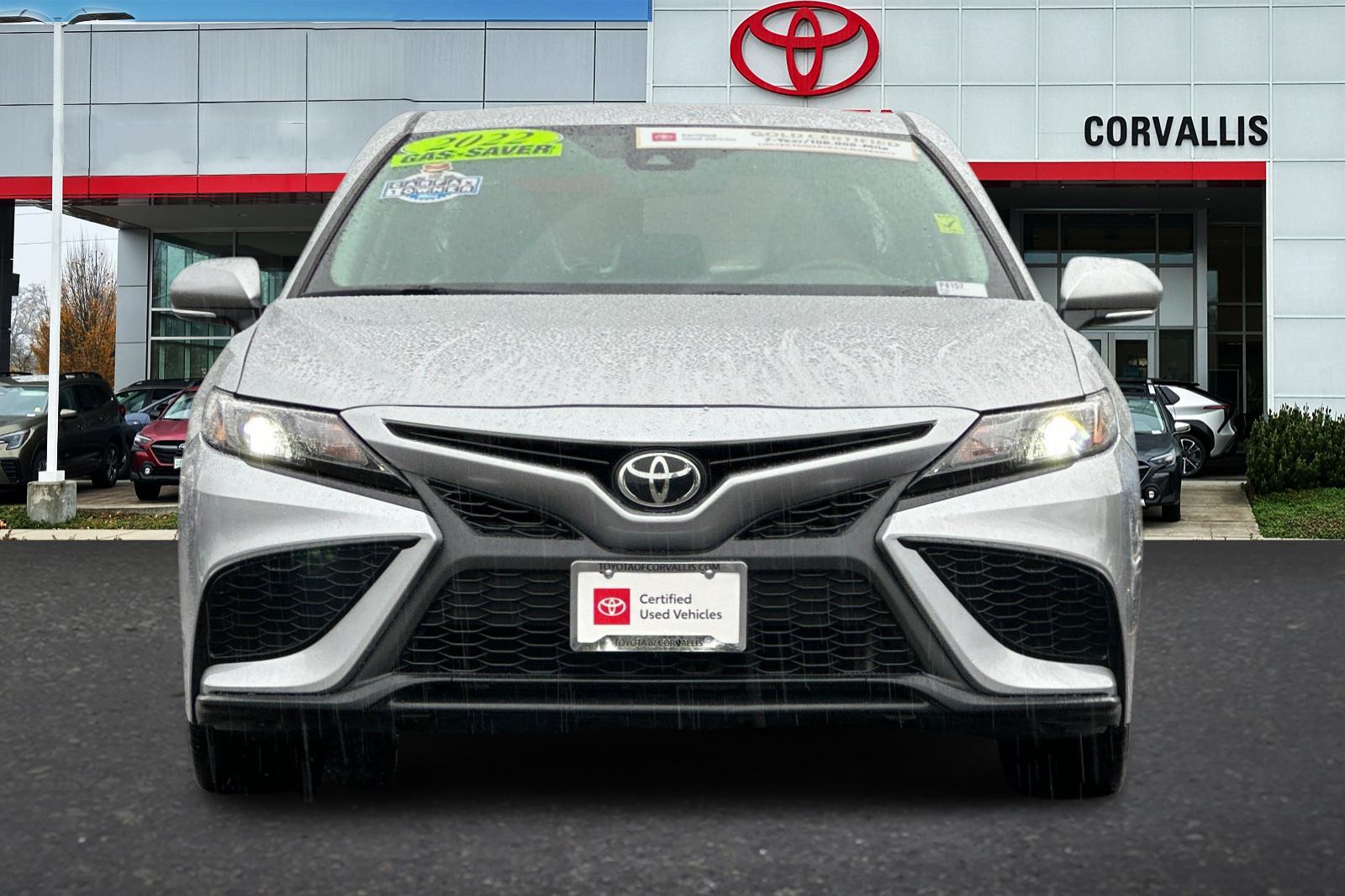 2022 Toyota Camry SE photo 8