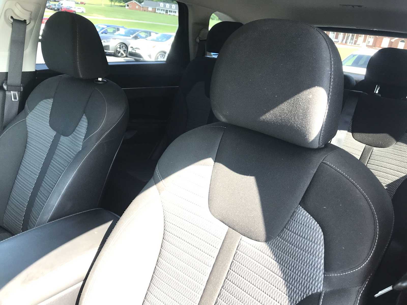 2023 Kia Sorento LX photo 10