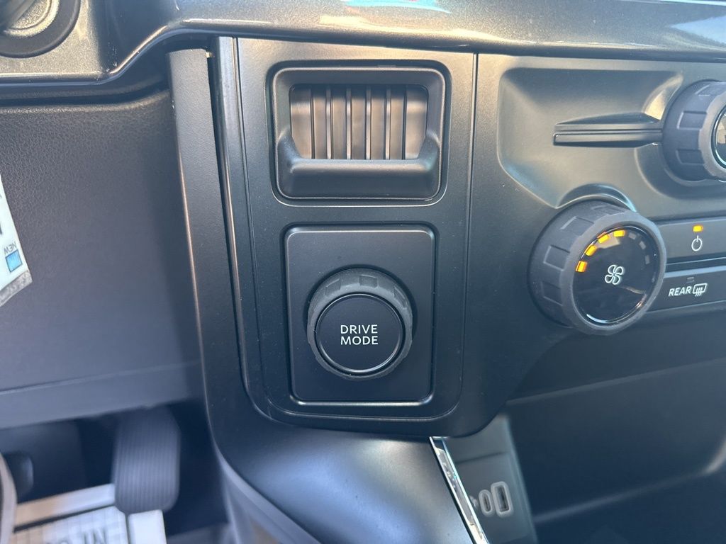 2025 Ford F-150 STX photo 22