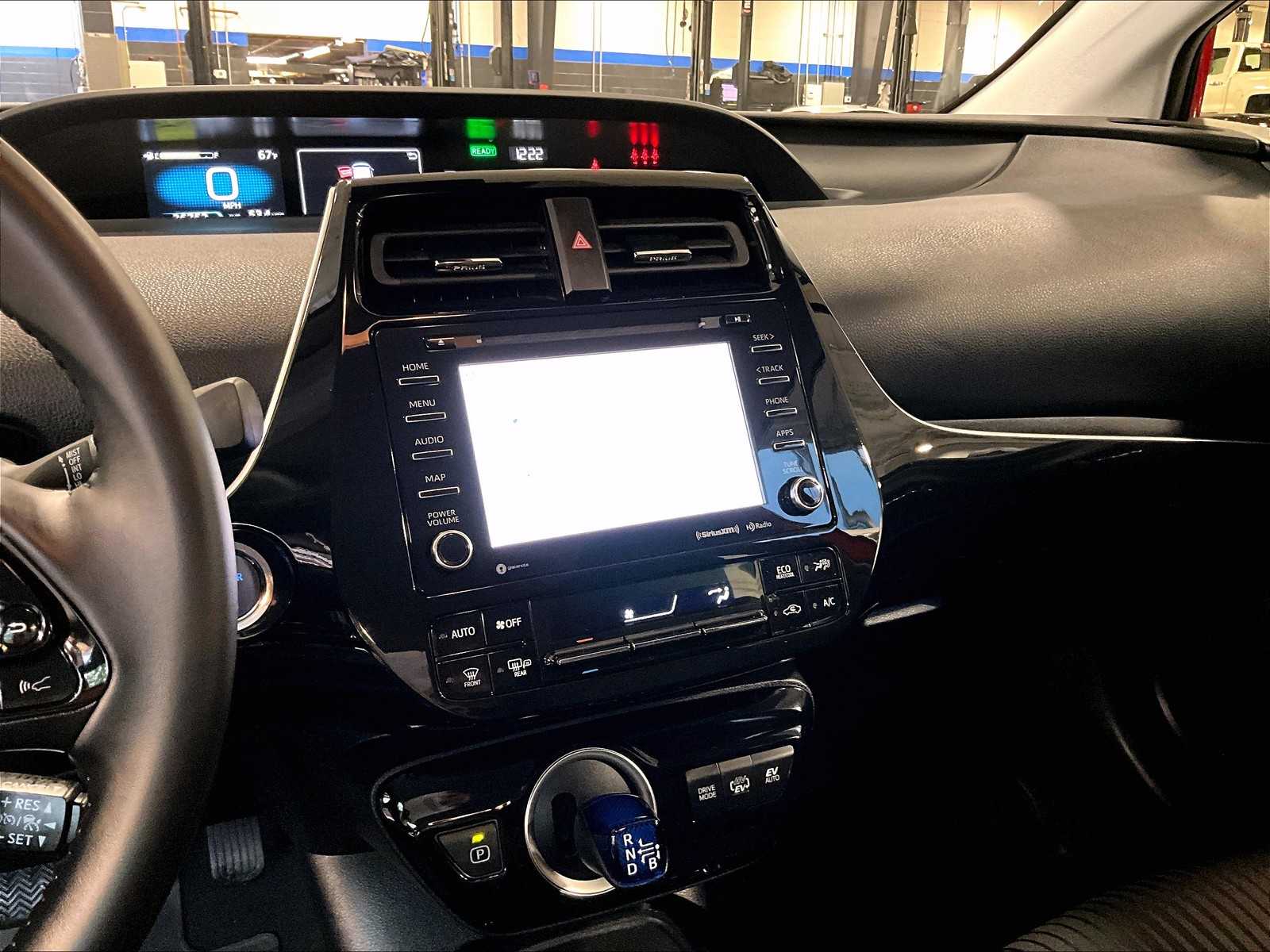 2021 Toyota Prius Prime LE photo 18
