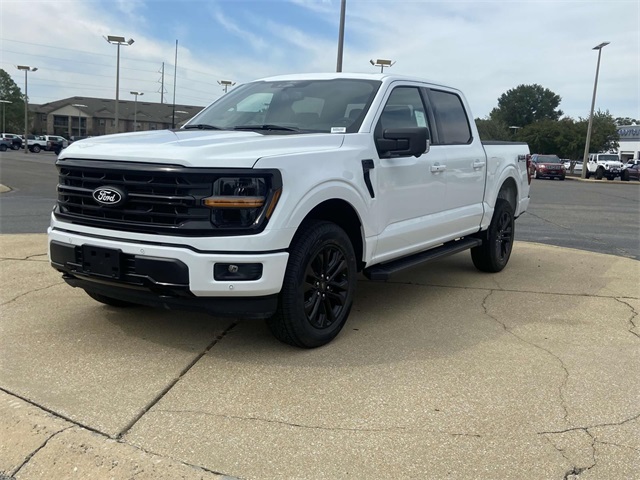 2025 Ford F-150 XLT photo 4