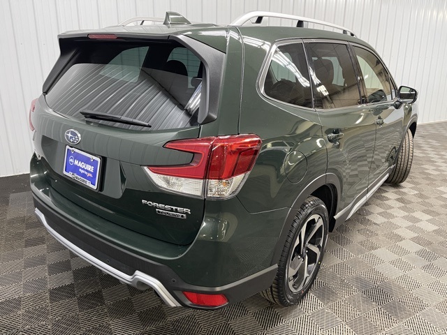 2023 Subaru Forester Touring photo 4