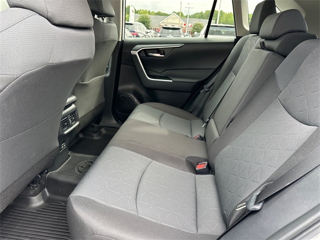 2024 Toyota RAV4 XLE photo 10