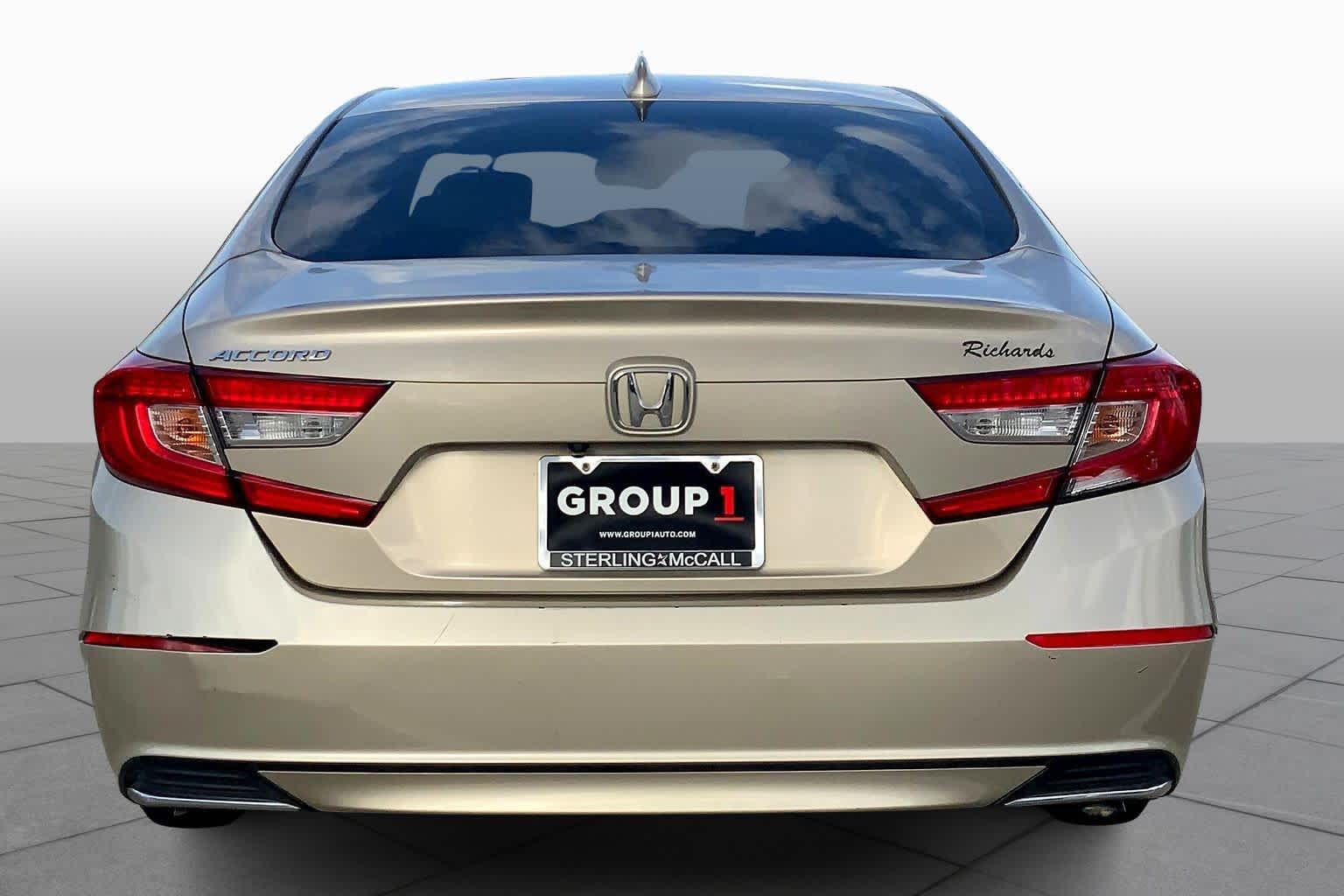 2019 Honda Accord LX 1.5T photo 4