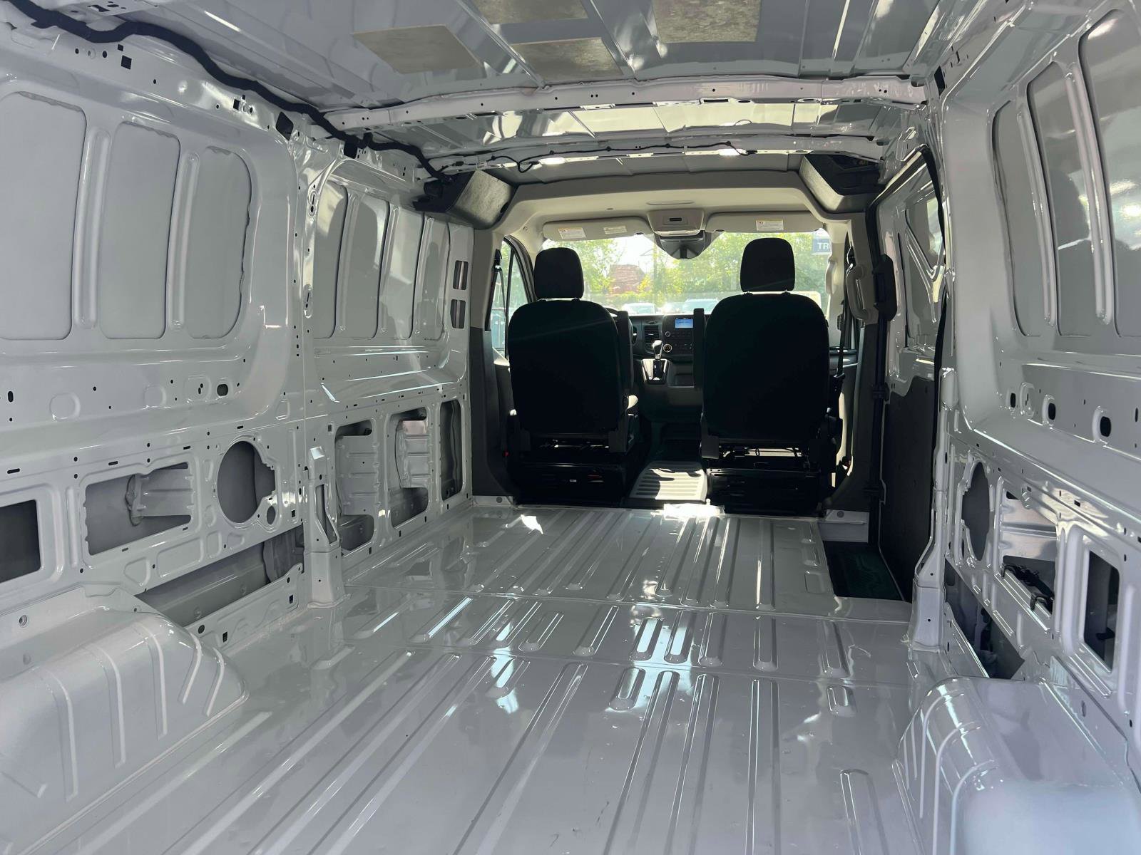 2025 Ford Transit Cargo Van photo 4
