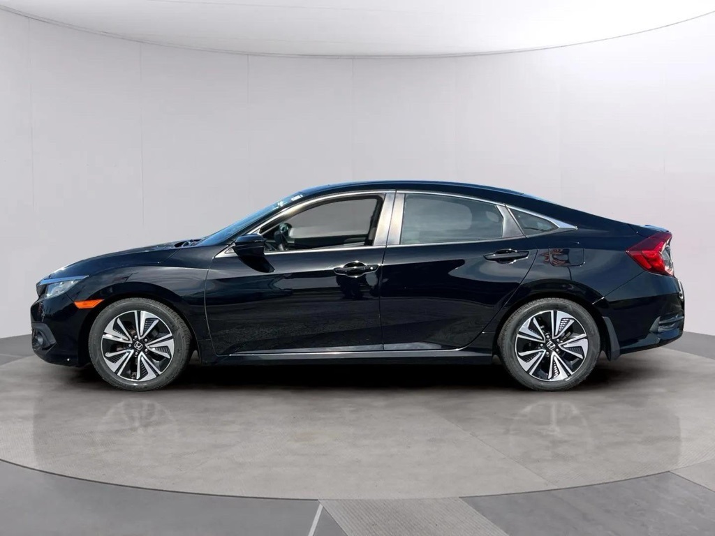 Used 2017 Honda Civic EX-T with VIN 19XFC1F33HE031867 for sale in Mount Pleasant, WI