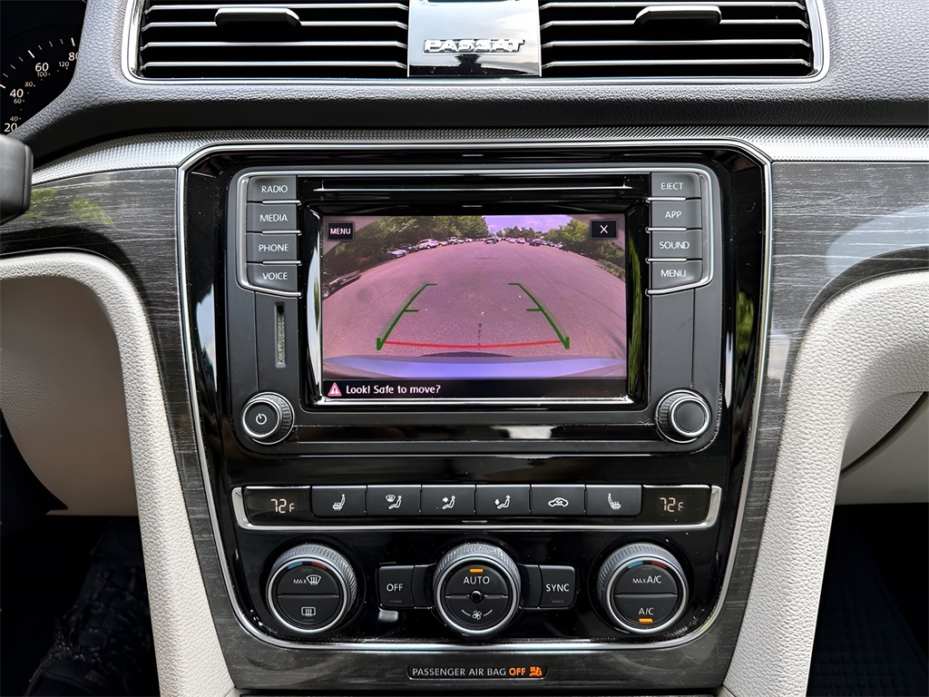2018 Volkswagen Passat SE photo 15