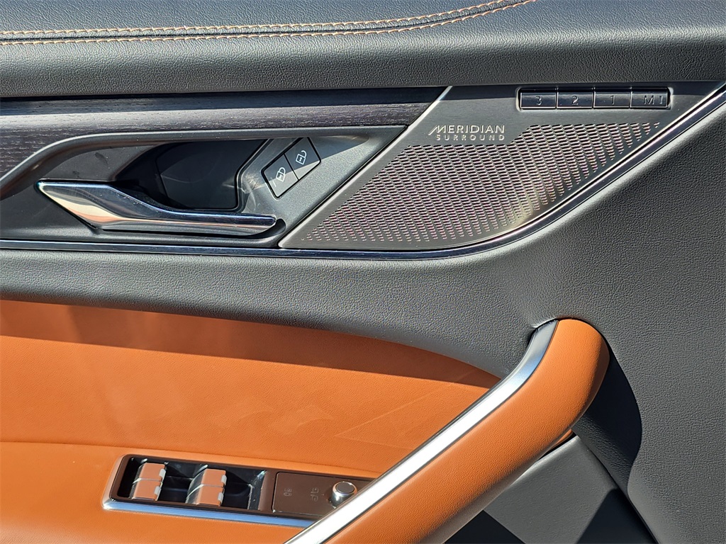 2025 Jaguar F-PACE P400 R-Dynamic S photo 26