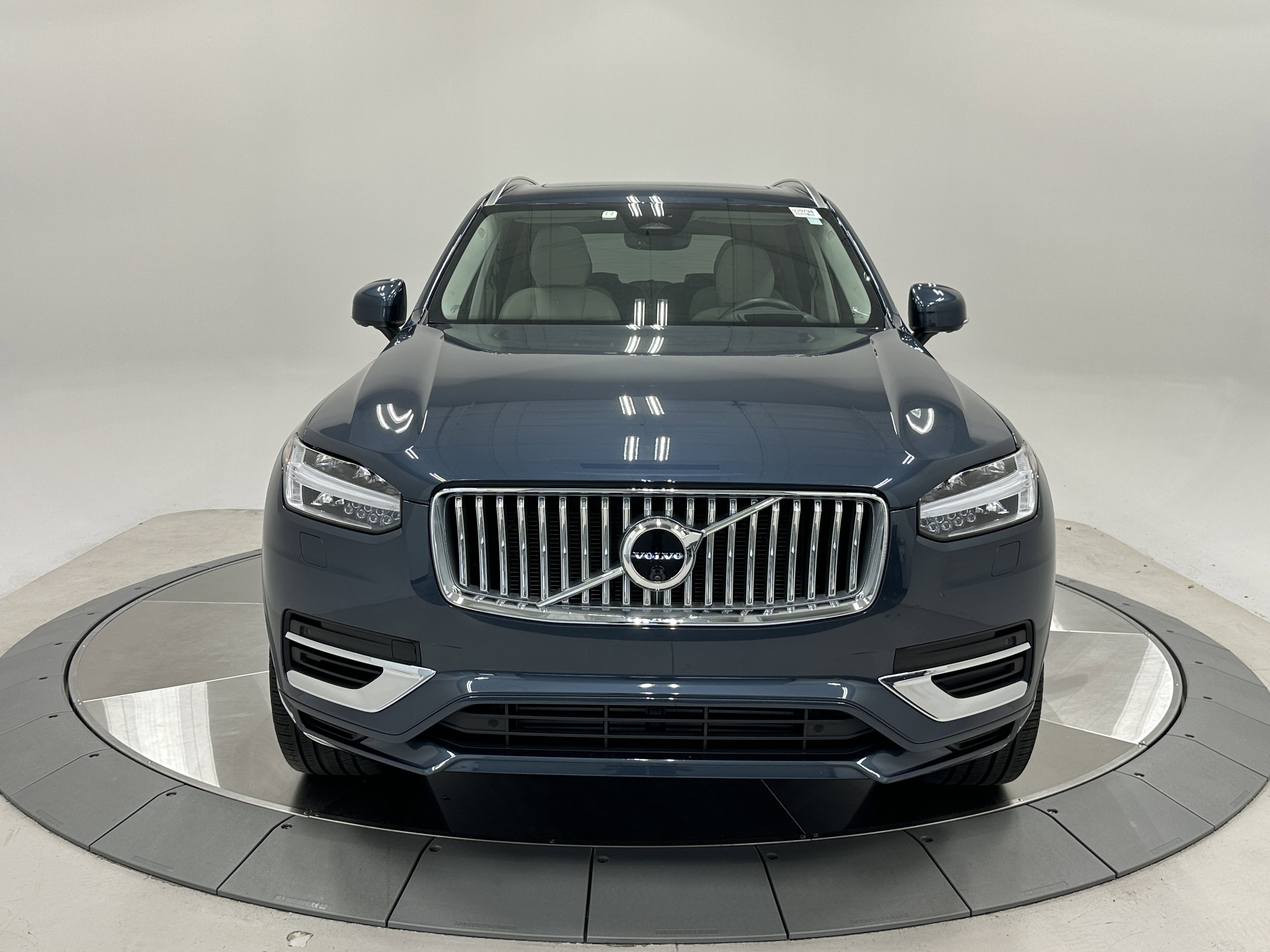 2024 Volvo XC90 Ultimate photo 2
