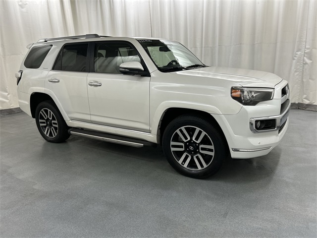 2016 Toyota 4Runner Limited's photo
