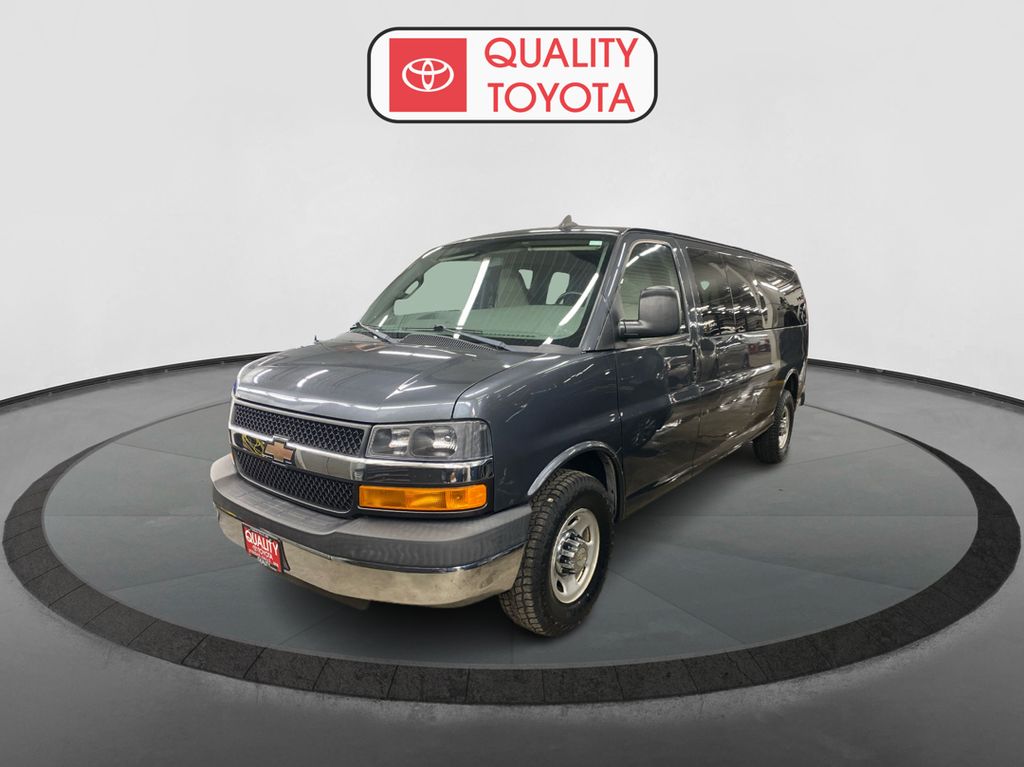 2016 Chevrolet Express Passenger LS's photo