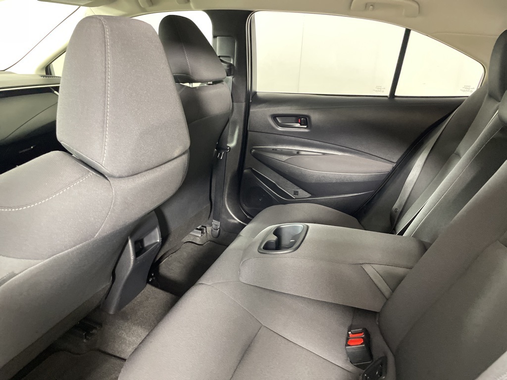 2022 Toyota Corolla LE photo 32
