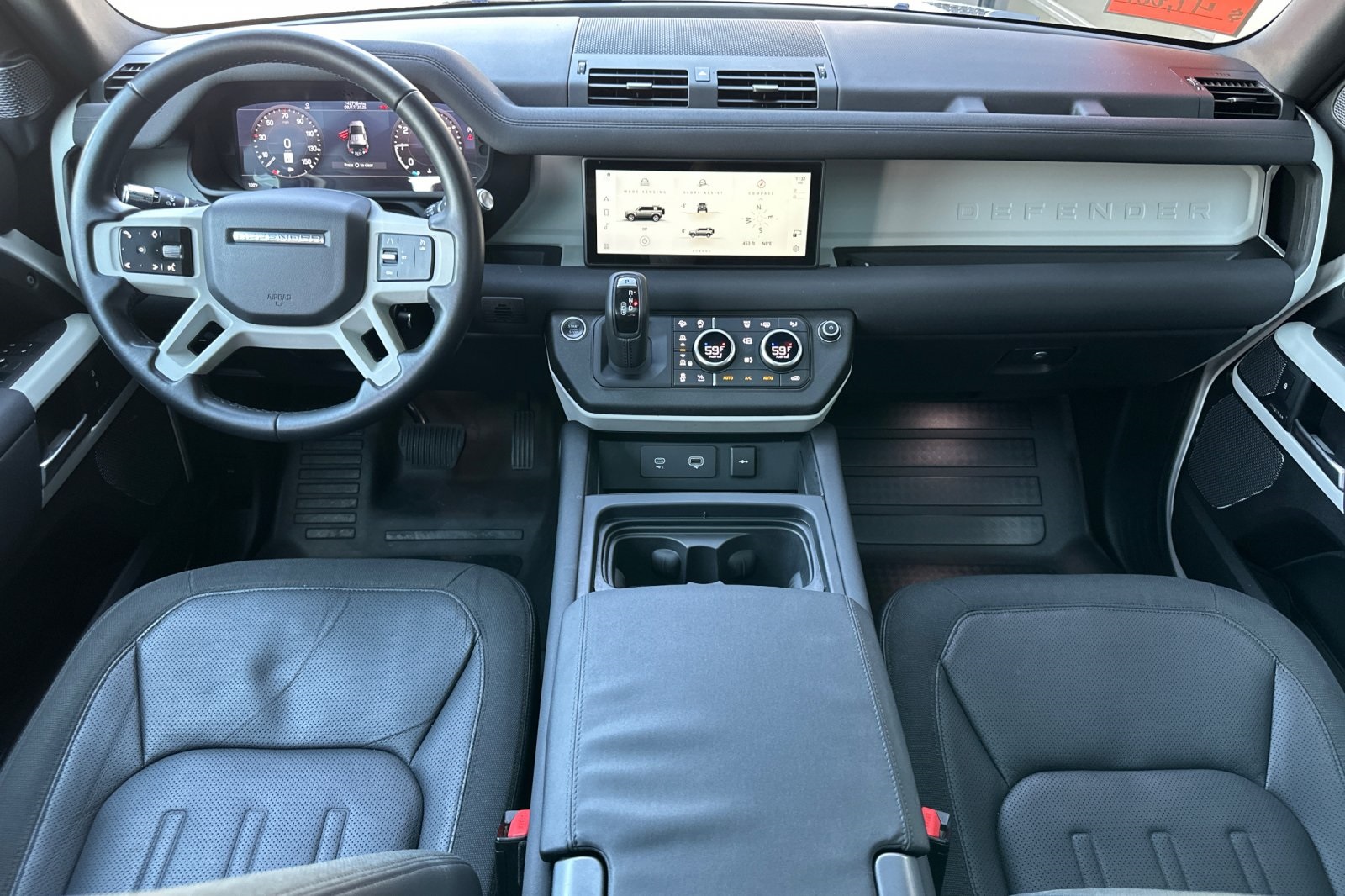 2021 Land Rover Defender 110 SE photo 13