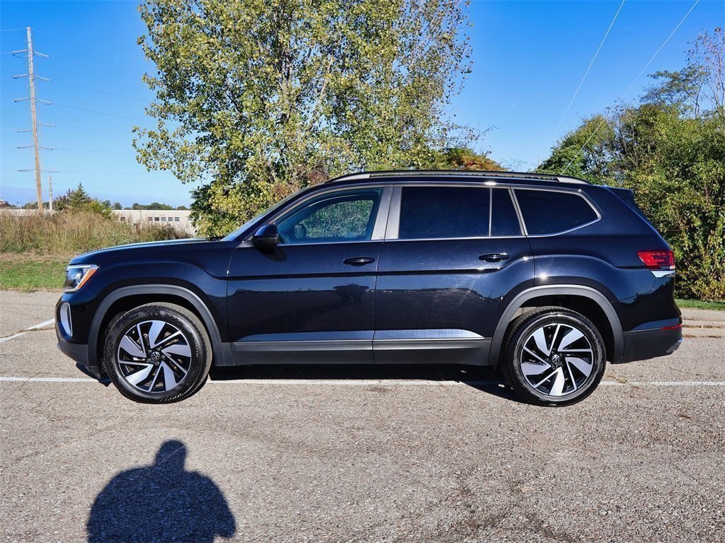 2024 Volkswagen Atlas SE Technology photo 2