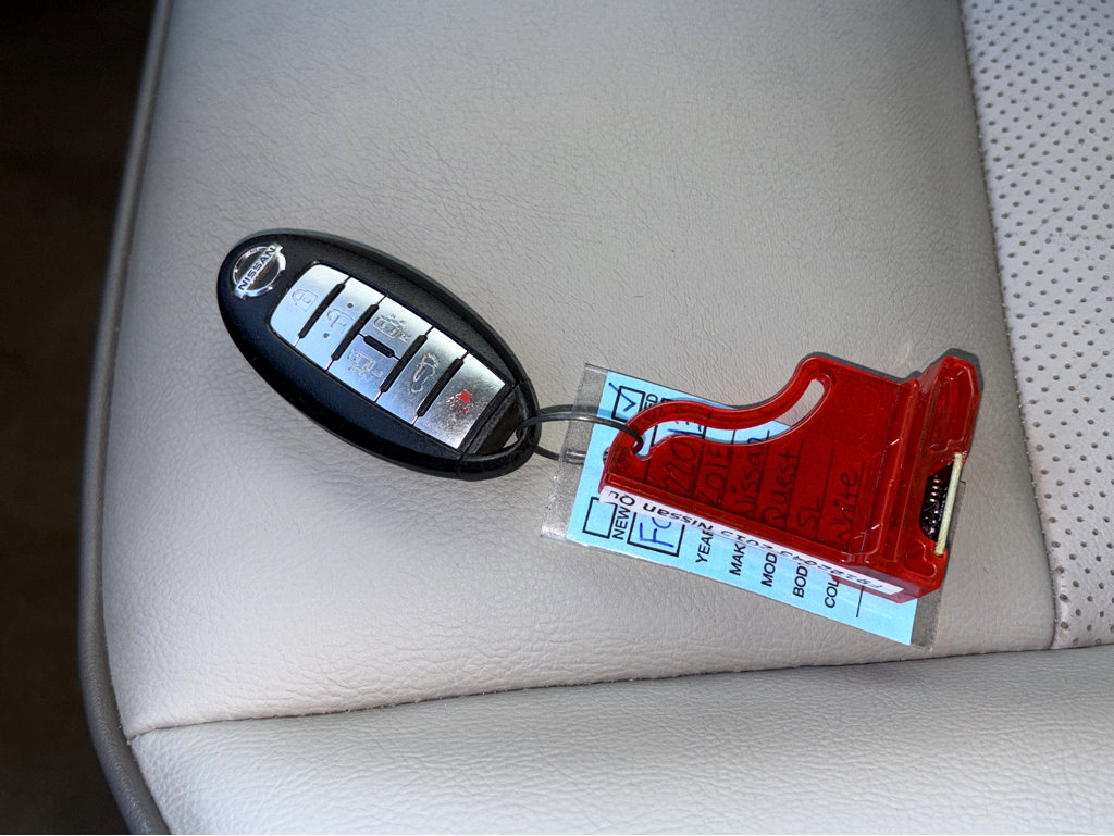 2015 Nissan Quest SL photo 36