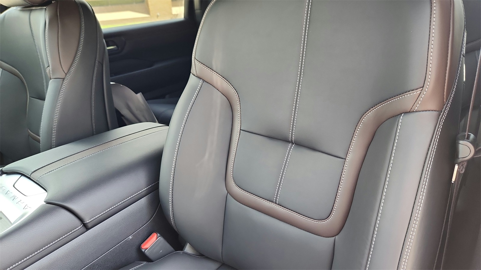 2025 Nissan Armada SL photo 10