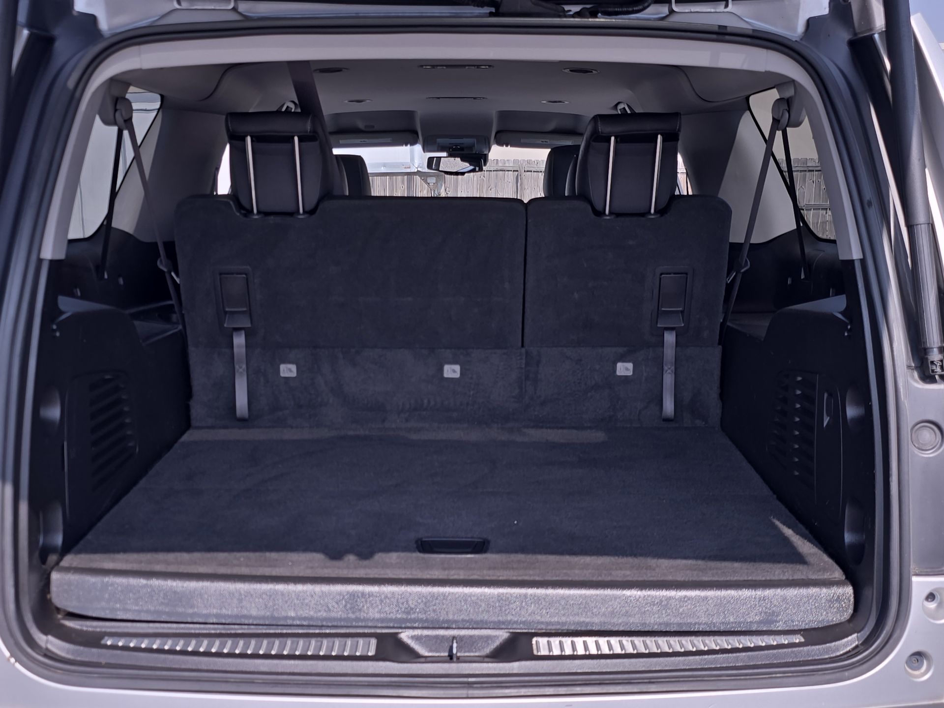 2017 Chevrolet Suburban LT photo 23