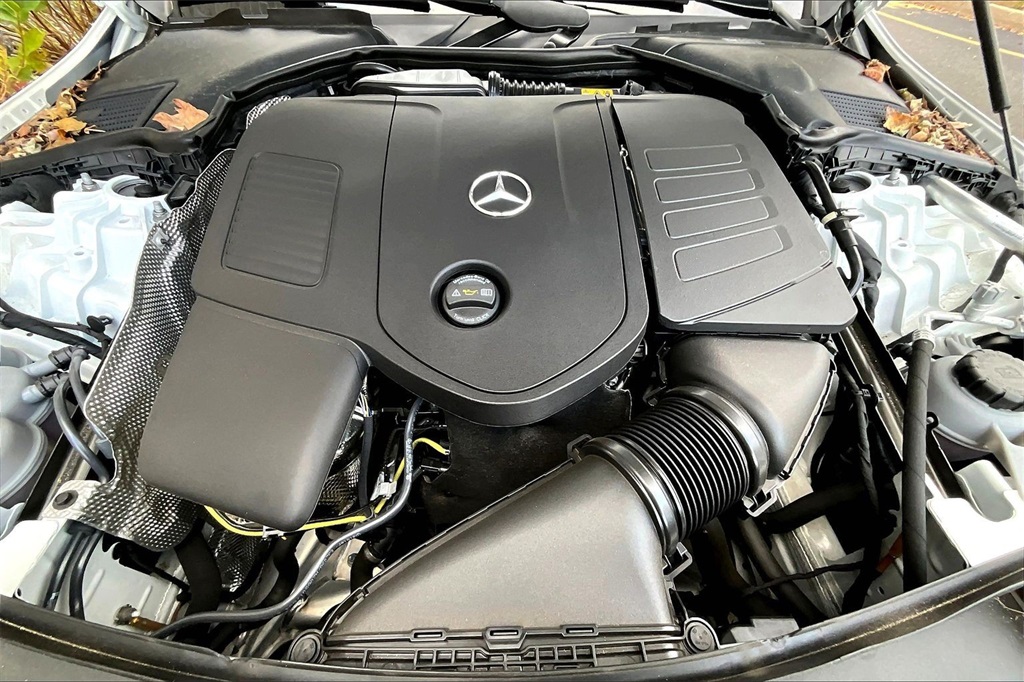 2025 Mercedes Benz C 300 4MATIC photo 3