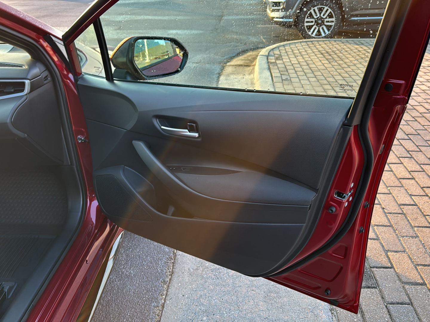 2026 Toyota Corolla SE photo 11