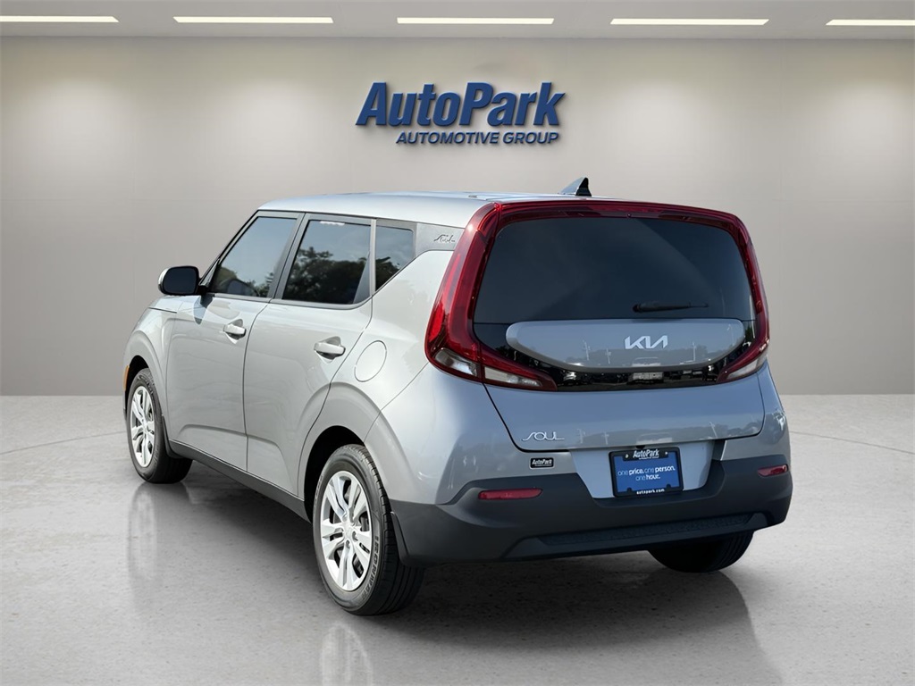2022 Kia Soul LX photo 4