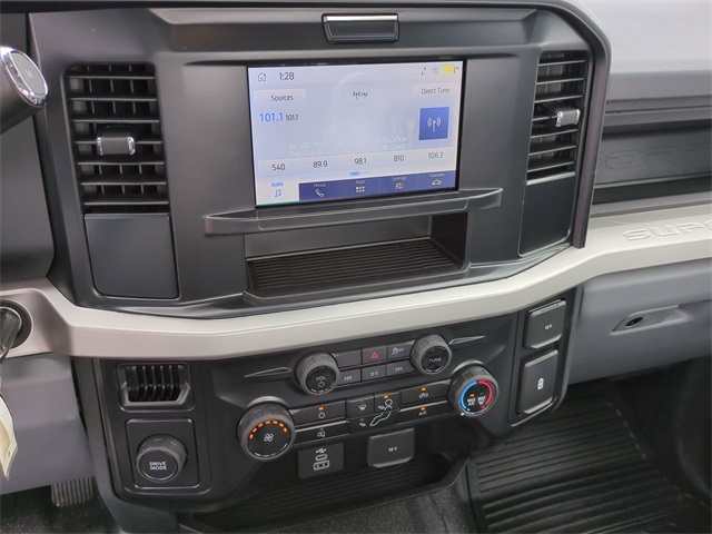 2026 Ford F-250 photo 17