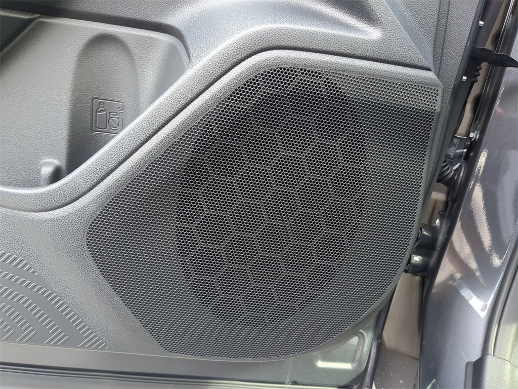 2025 Subaru Forester Premium photo 16