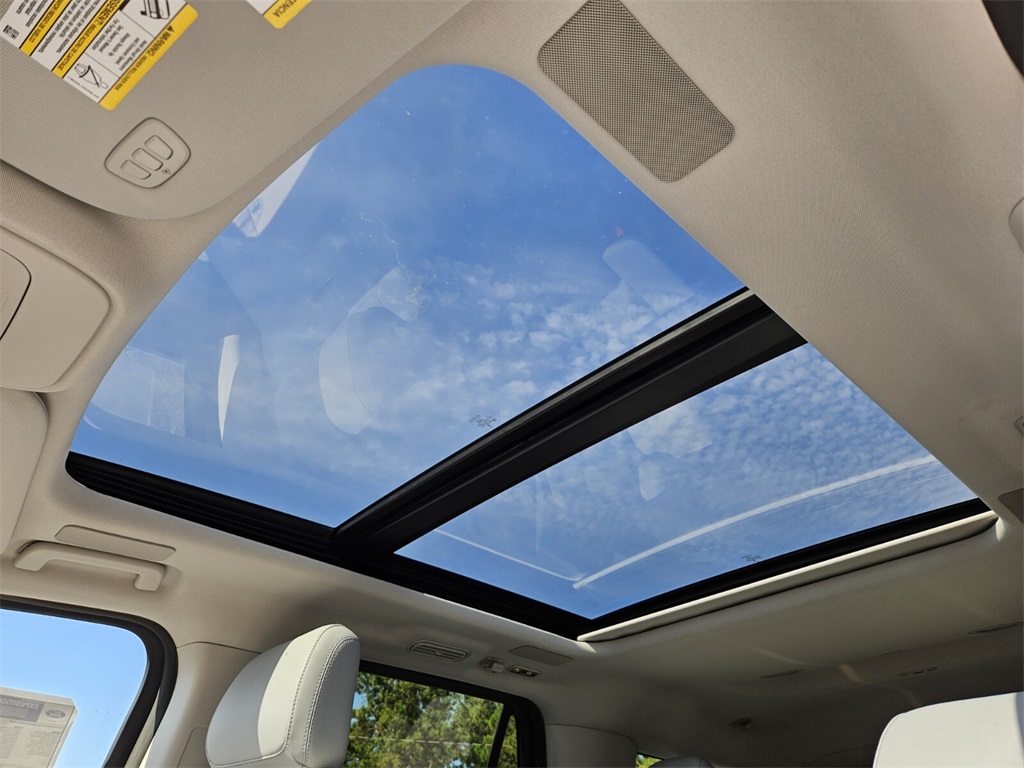 2025 Ford Expedition Platinum photo 17
