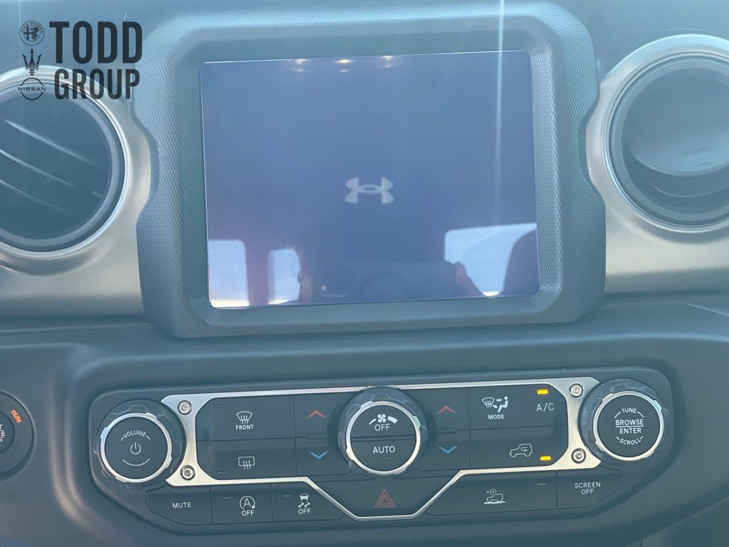 2023 Jeep Gladiator Willys photo 18