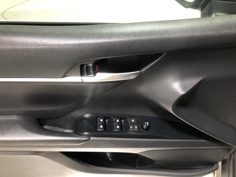 2019 Toyota Camry LE photo 18