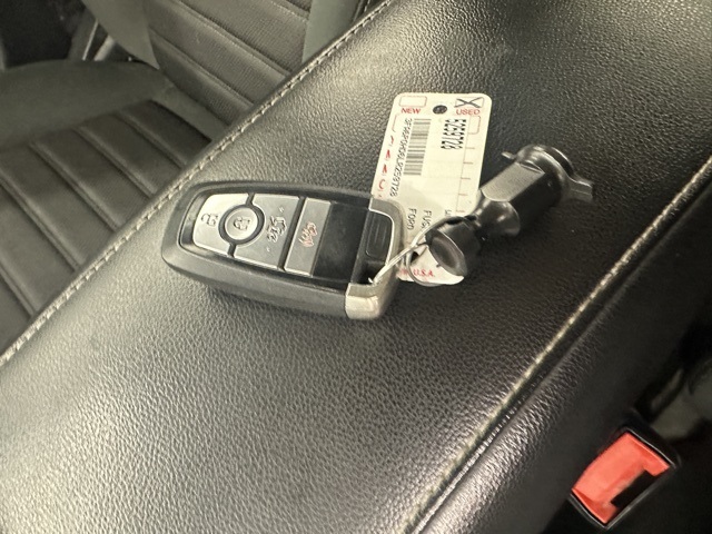 2020 Ford Fusion SE photo 24