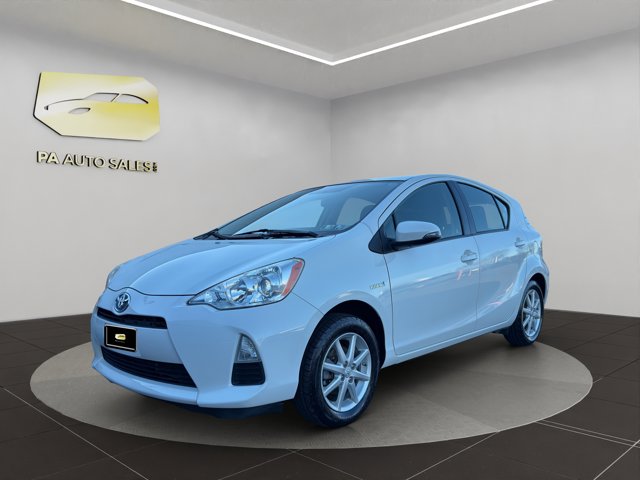 2012 Toyota Prius C Three photo 3
