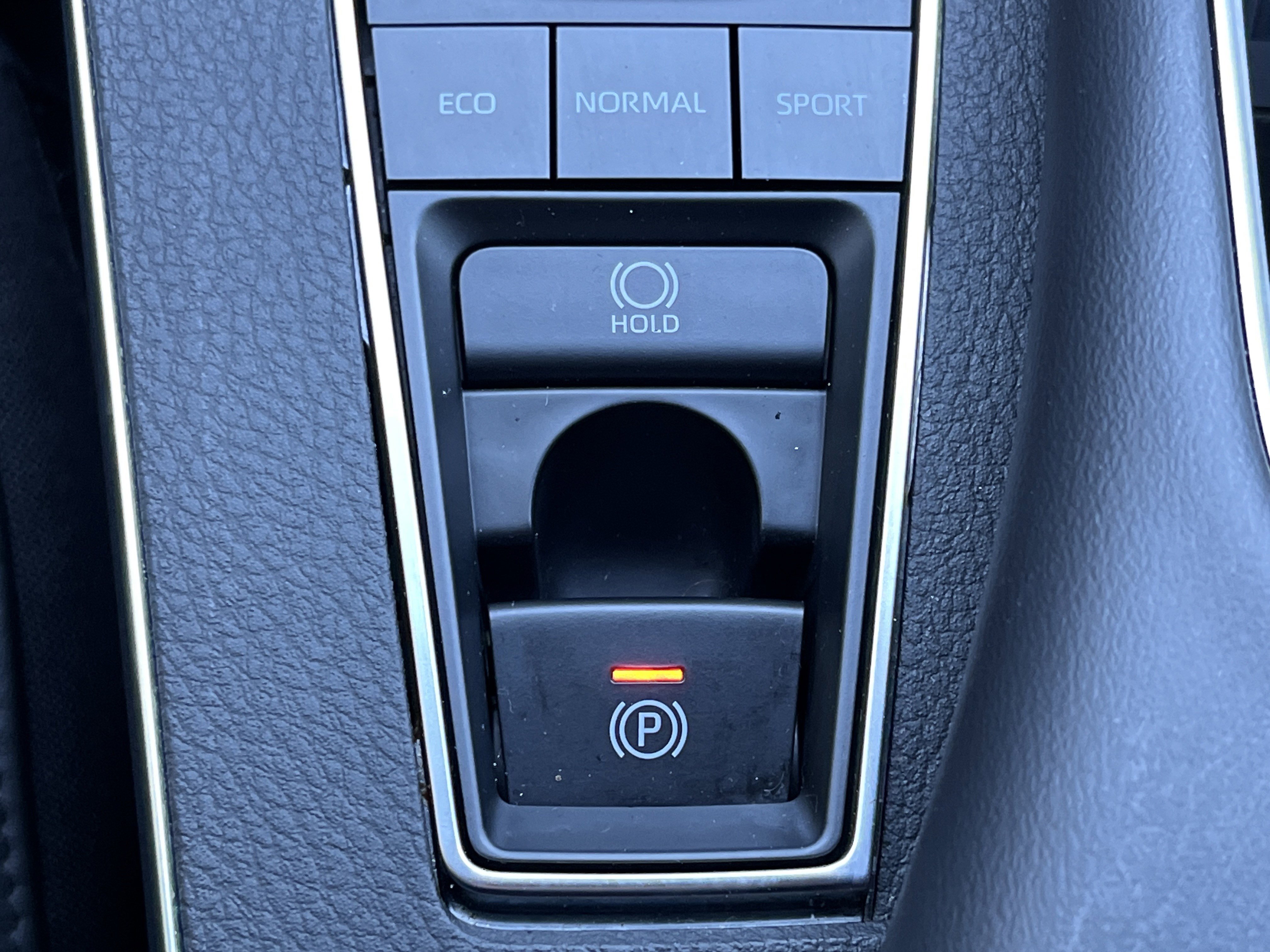 2022 Toyota Avalon Limited photo 4