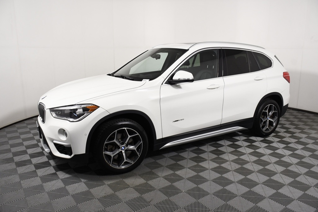 2017 Bmw X1 XDrive28i photo 2